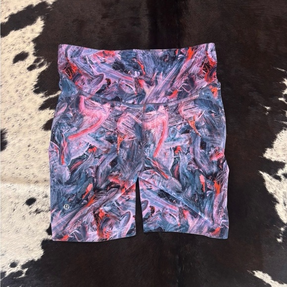 Lululemon High Rise Shorts - Picture 5 of 5